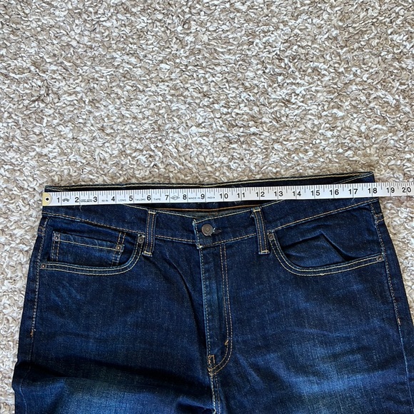 Levi’s Men’s Navy Blue Jeans with lighter knees and Zipper Fly. Size 36x32 - Picture 8 of 11